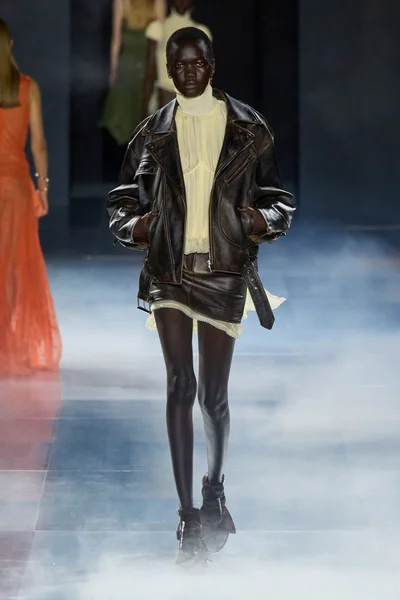 Look 29